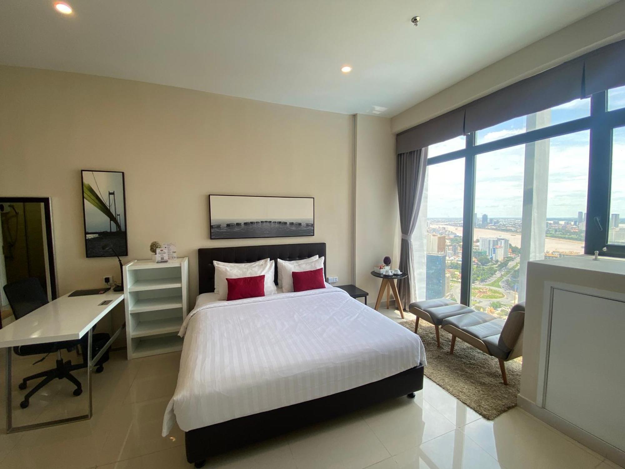 Hotel The Bridge Club à Phnom Penh Extérieur photo