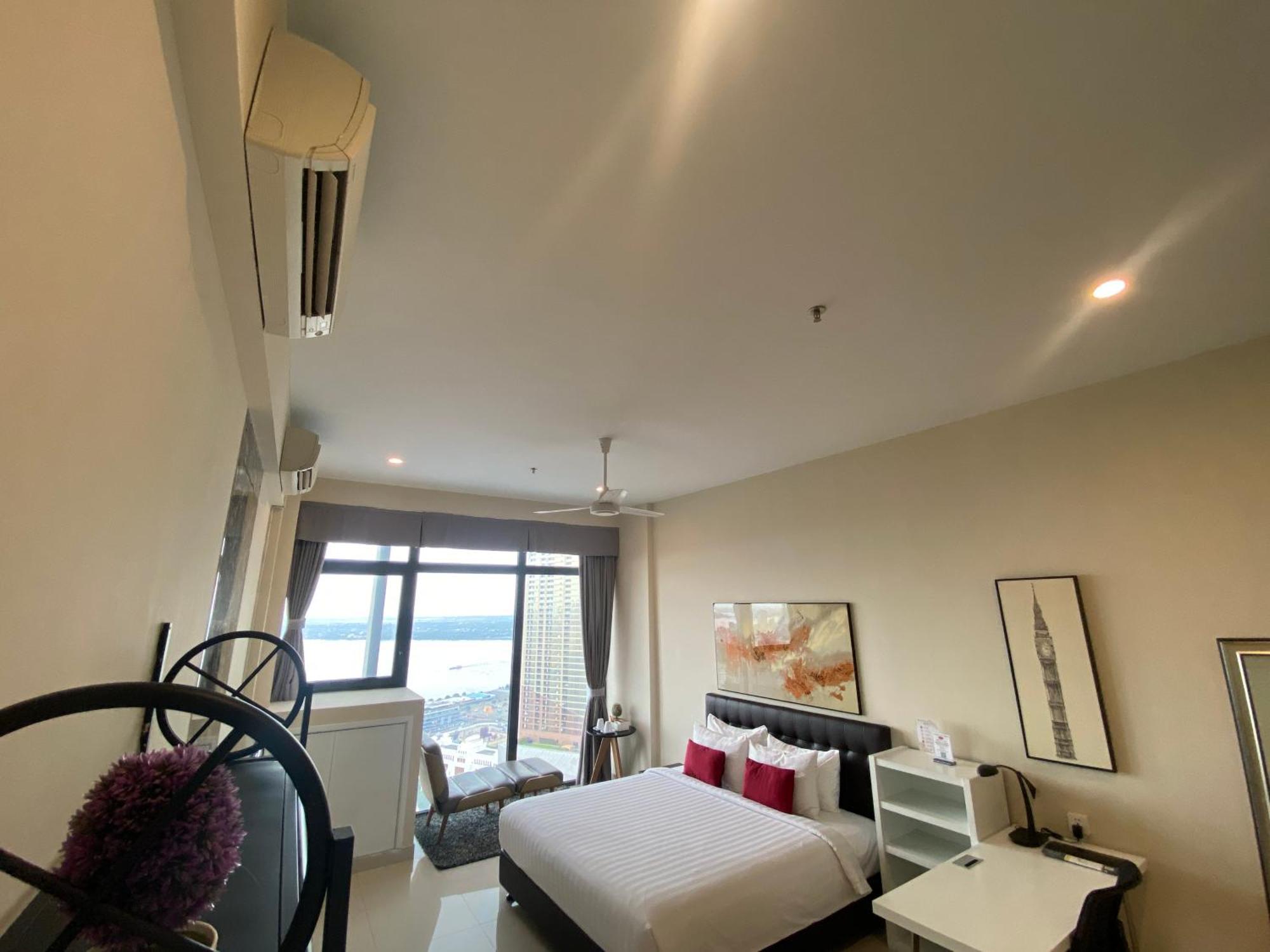 Hotel The Bridge Club à Phnom Penh Extérieur photo