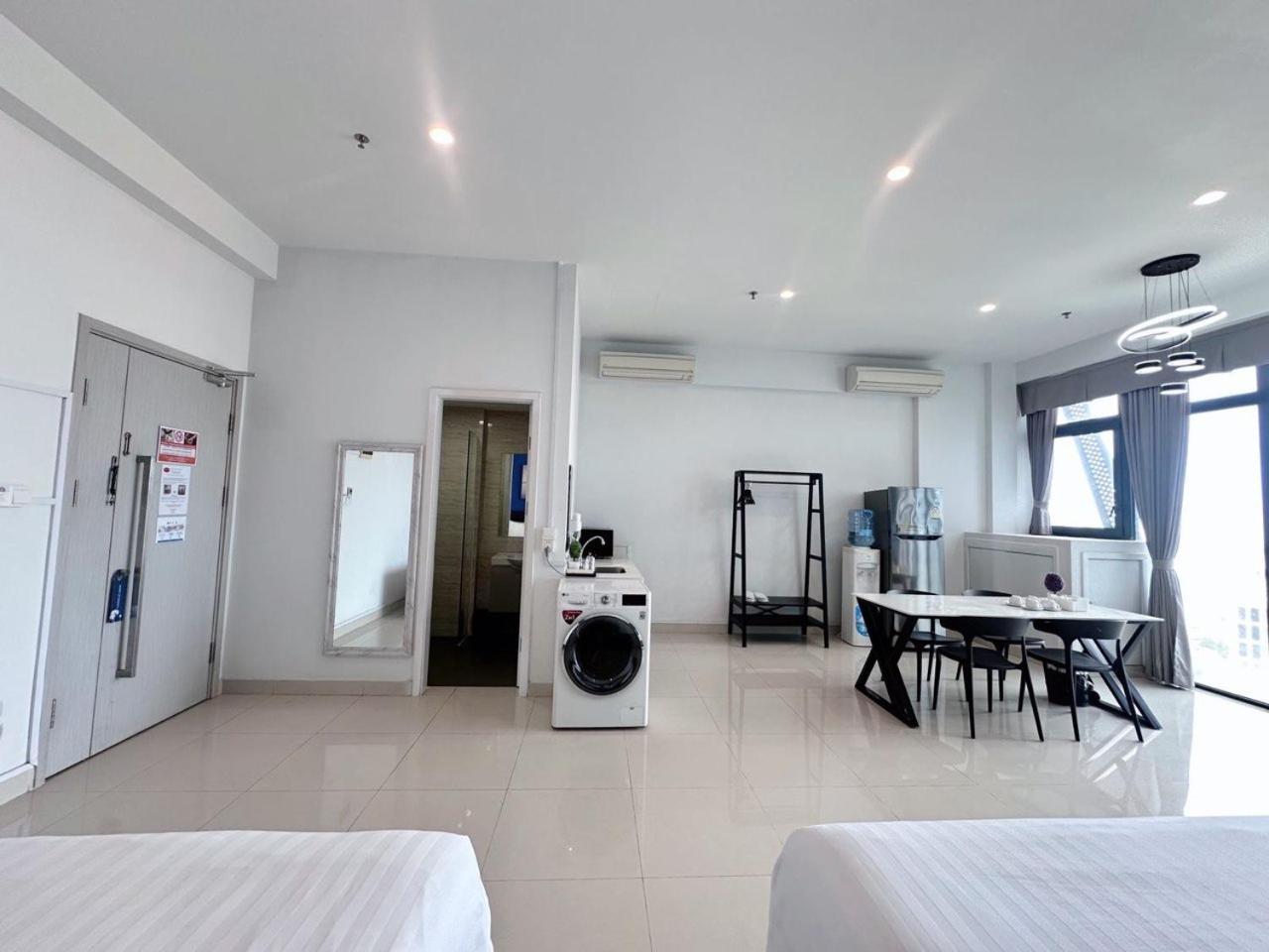 Hotel The Bridge Club à Phnom Penh Extérieur photo