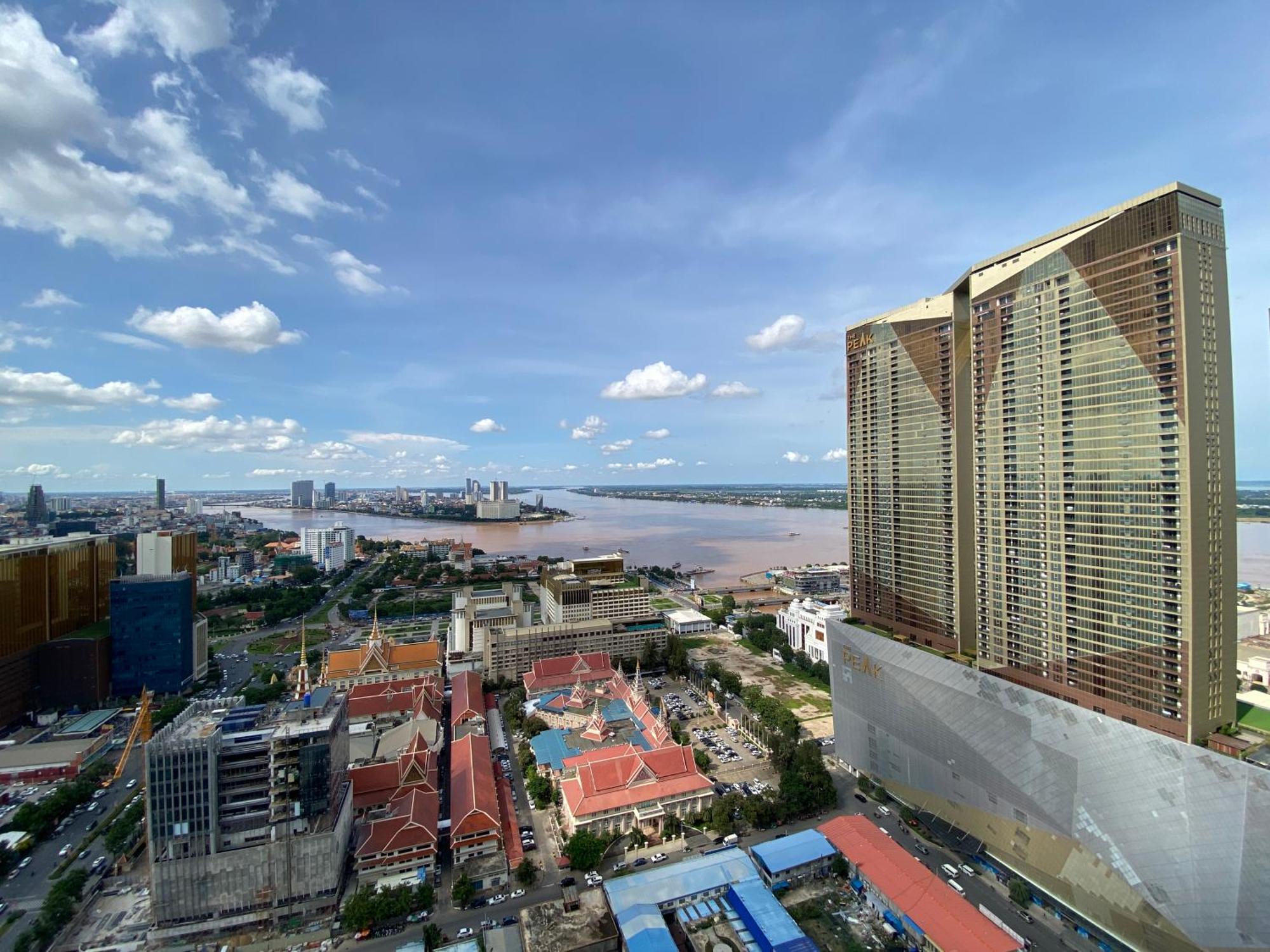 Hotel The Bridge Club à Phnom Penh Extérieur photo