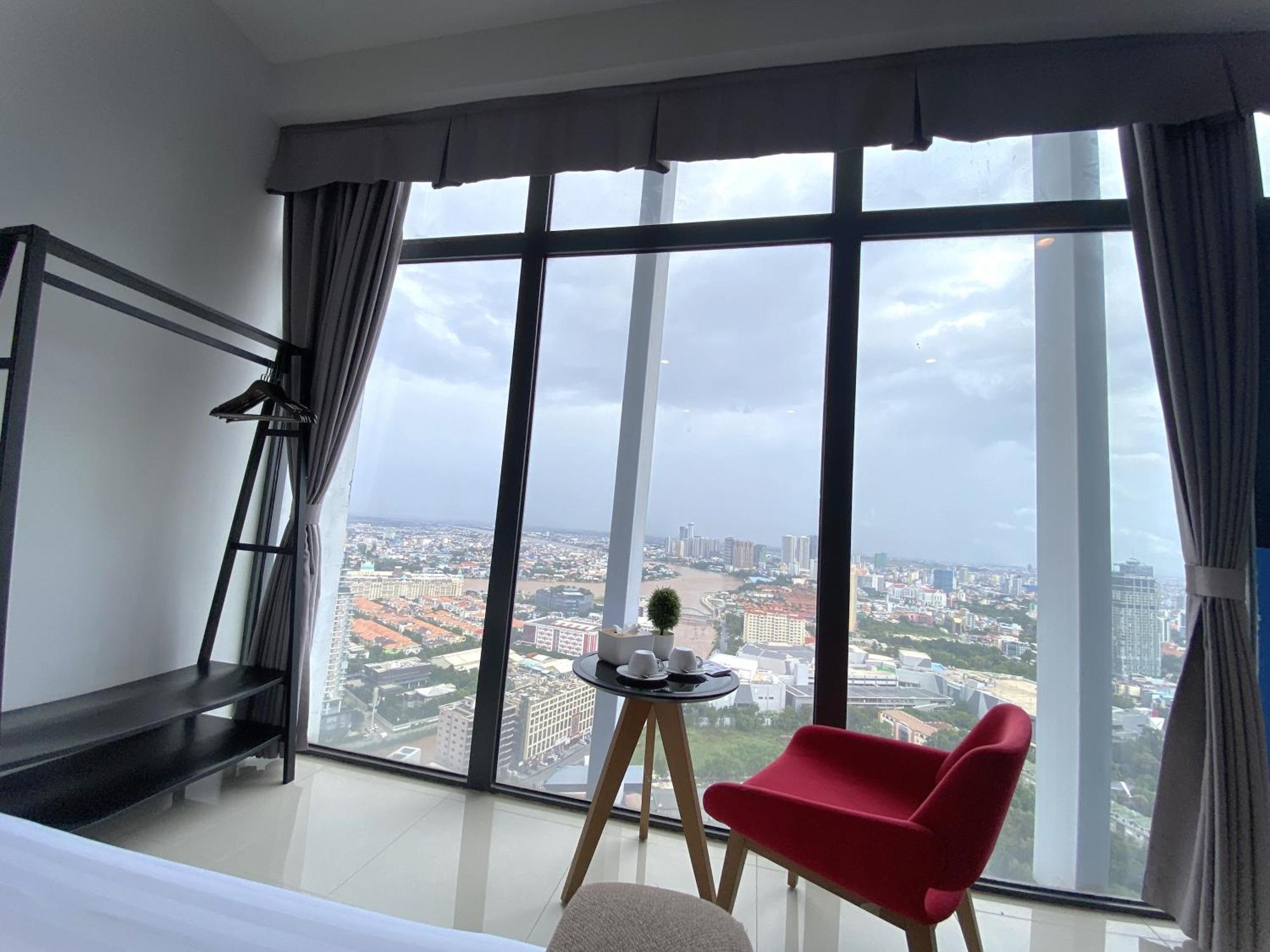 Hotel The Bridge Club à Phnom Penh Extérieur photo