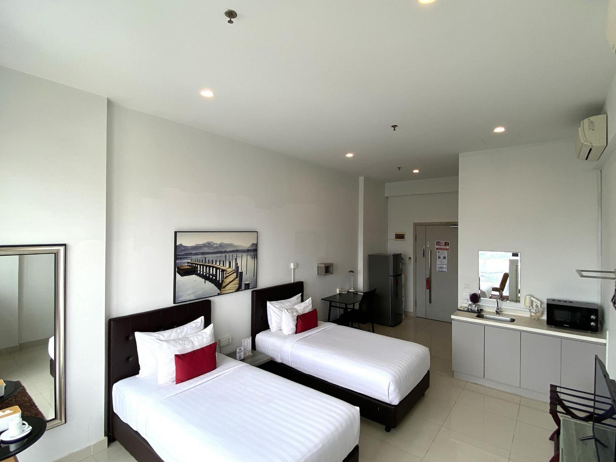 Hotel The Bridge Club à Phnom Penh Extérieur photo