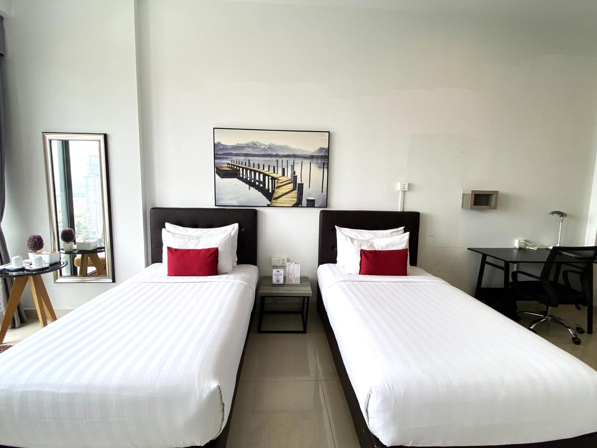 Hotel The Bridge Club à Phnom Penh Extérieur photo