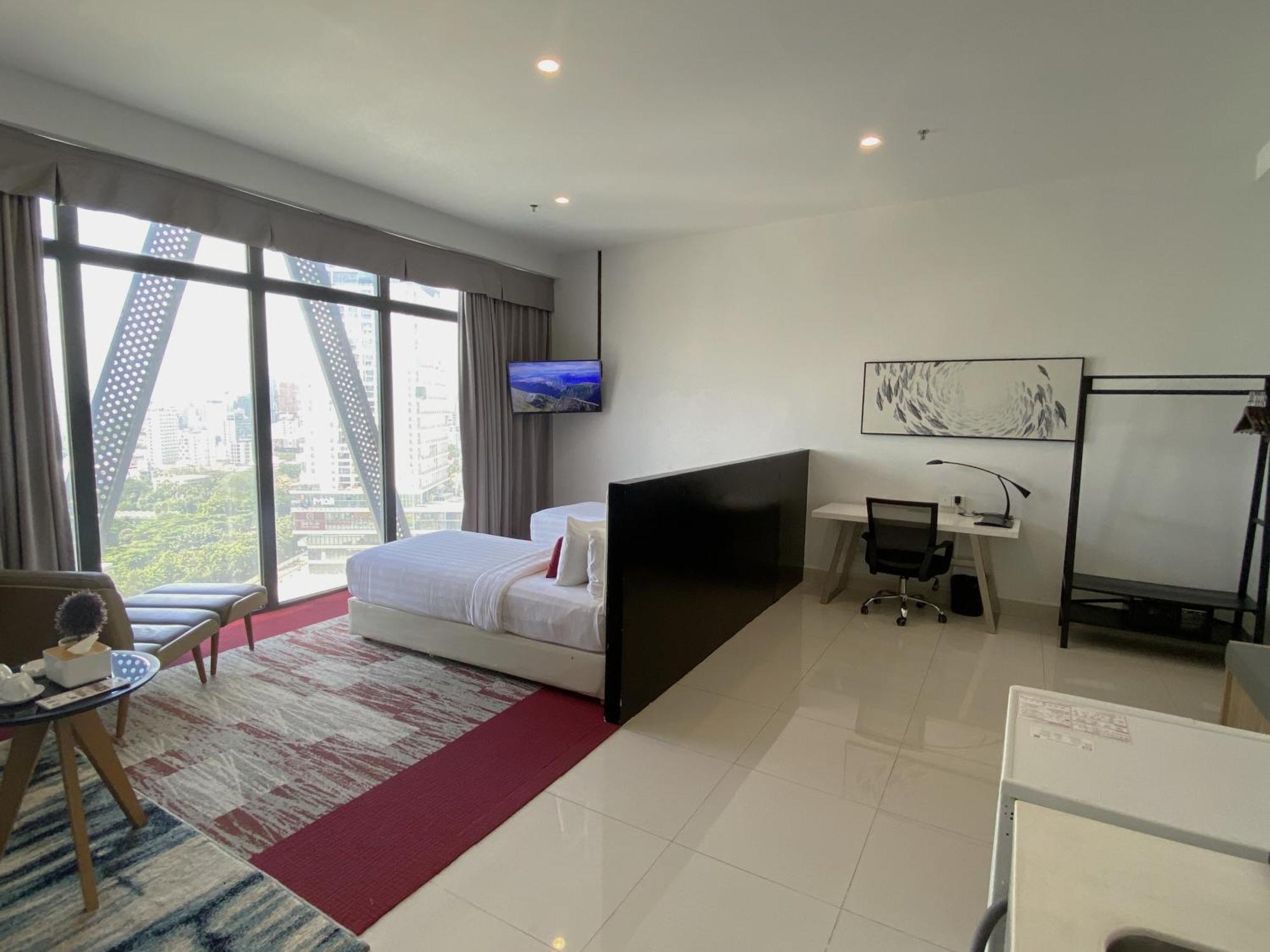 Hotel The Bridge Club à Phnom Penh Extérieur photo